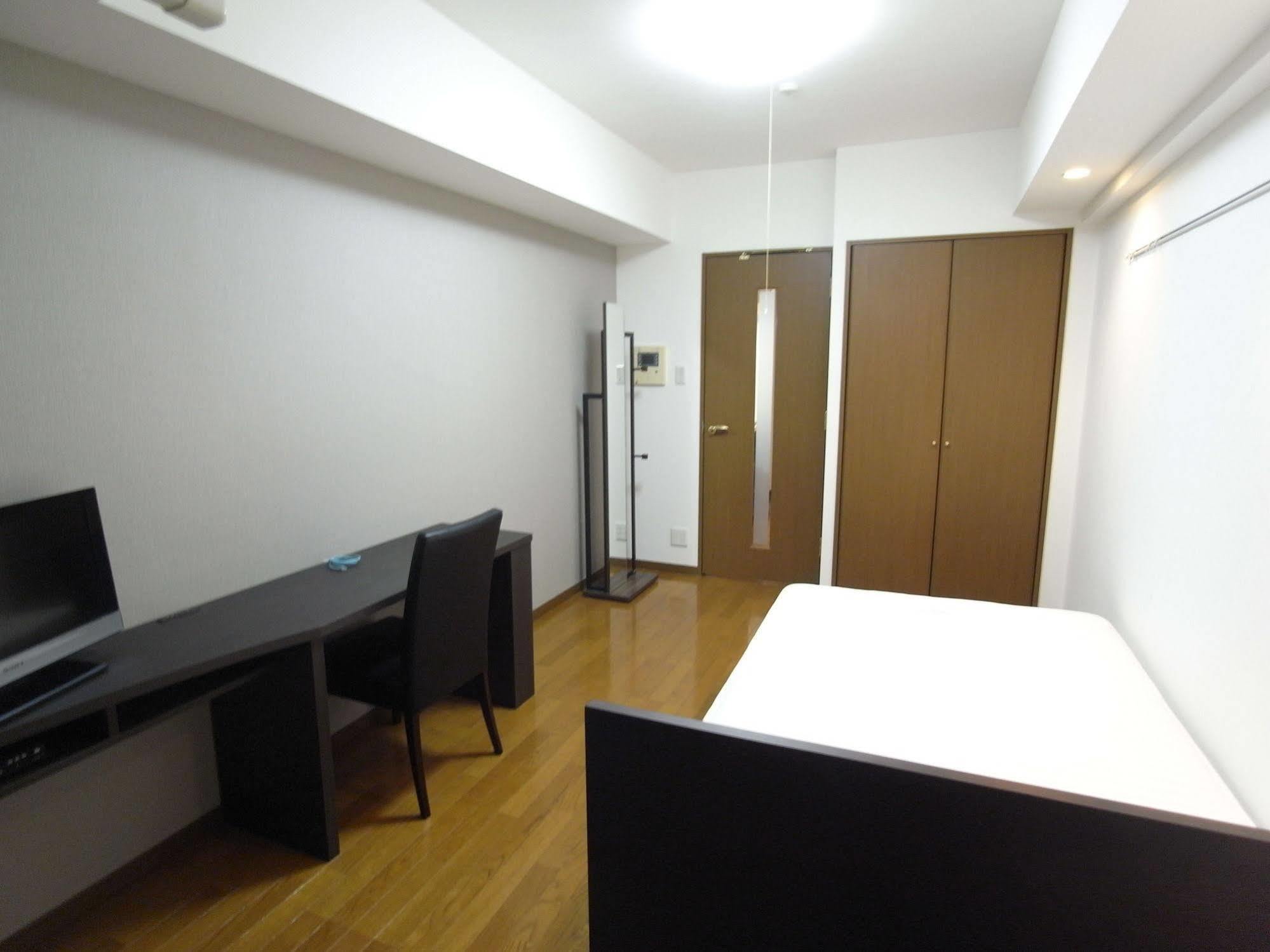 Palace Studio Shinjuku Parkside Токио Экстерьер фото